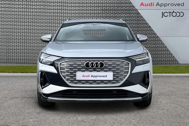 AUDI Q4 Photo 8
