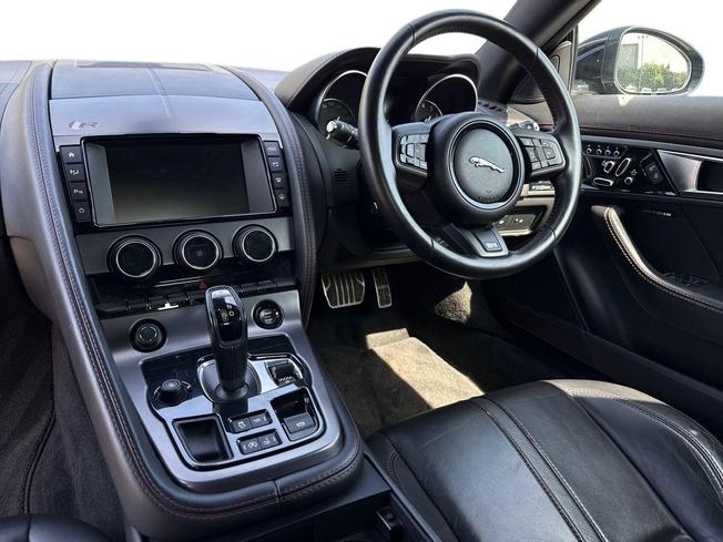 JAGUAR F-Type Photo 11
