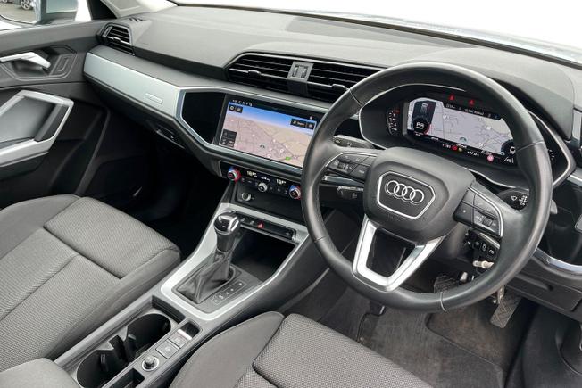 AUDI Q3 Photo 6
