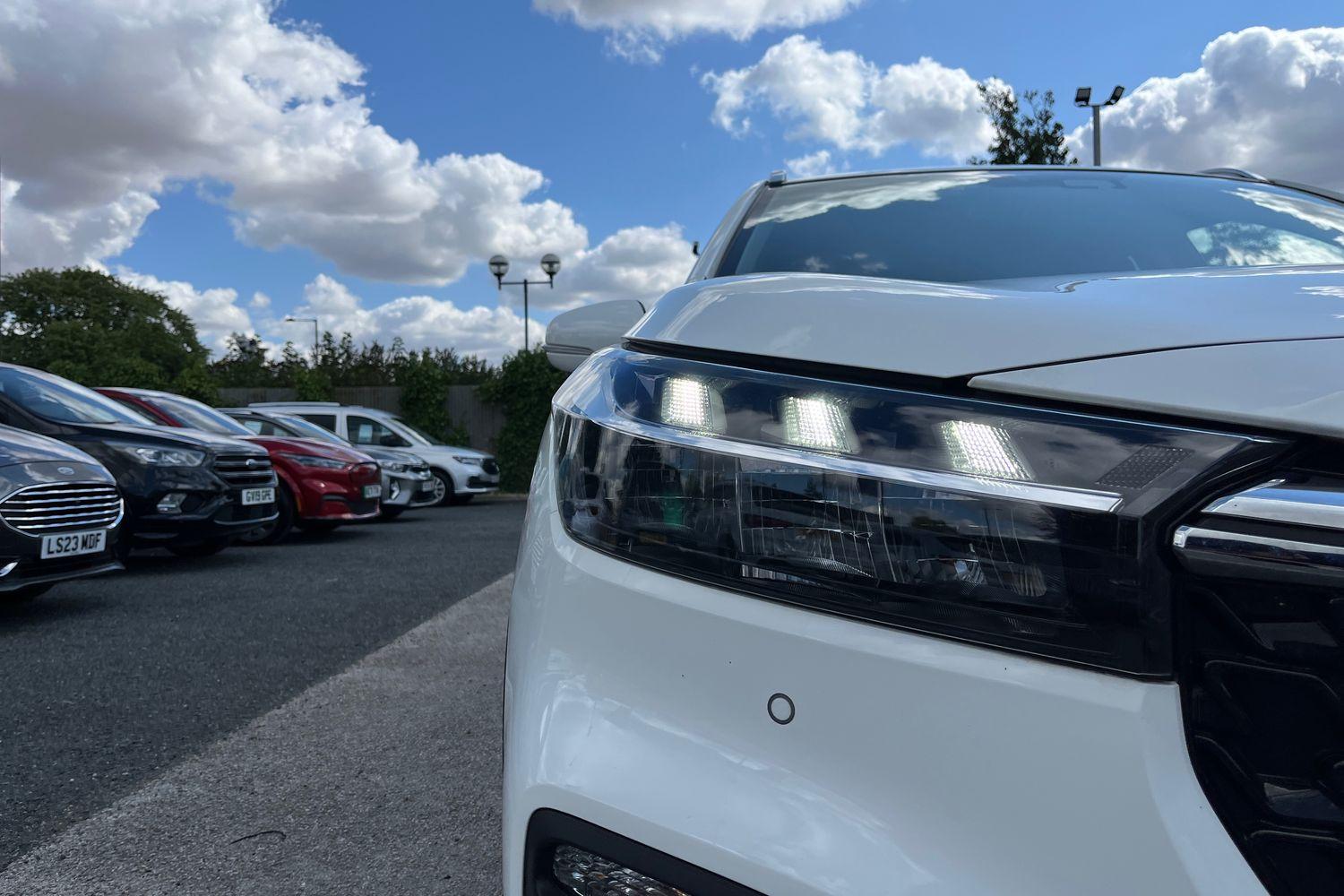 Suzuki S-CROSS Photo 39