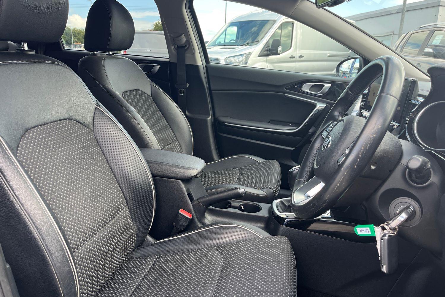 Kia CEED Photo 16