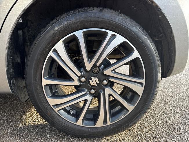SUZUKI Swift Photo 33