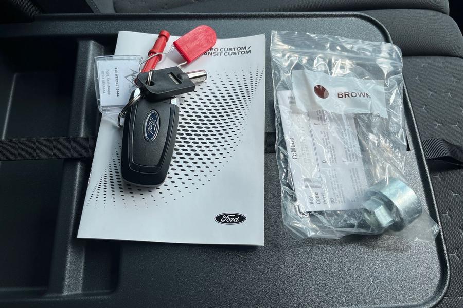 Ford E-TRANSIT CUSTOM Photo autoimg-d59f30bd310f47fb1ae16e7affd1bbfa980dfec4.jpg