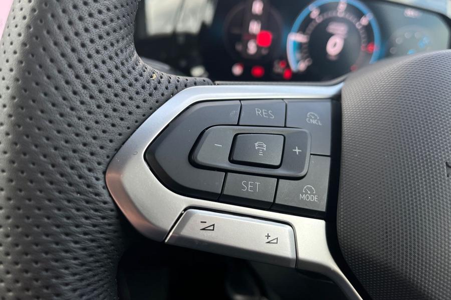 Volkswagen Golf Photo autoimg-d5a1d41da2dd161e9c7f963f4d3ab423f9c79828.jpg