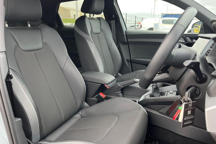 Audi A1 Photo autoimg-d5a536d250e1dd937db787d5fa1c6e941ad498d8.jpg