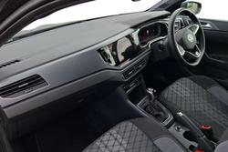 VOLKSWAGEN Polo Photo 2