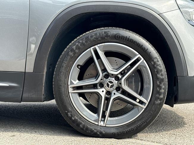 MERCEDES-BENZ Glb Photo 5