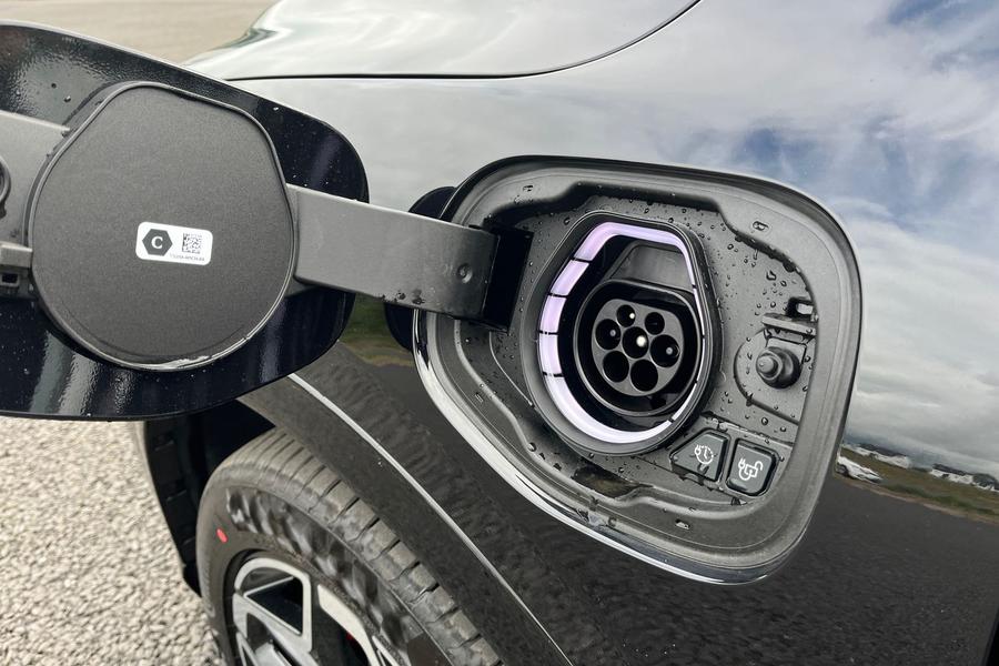 Ford KUGA Photo autoimg-d5b0b1f52af00ac267149734ad642e7b9363382b.jpg