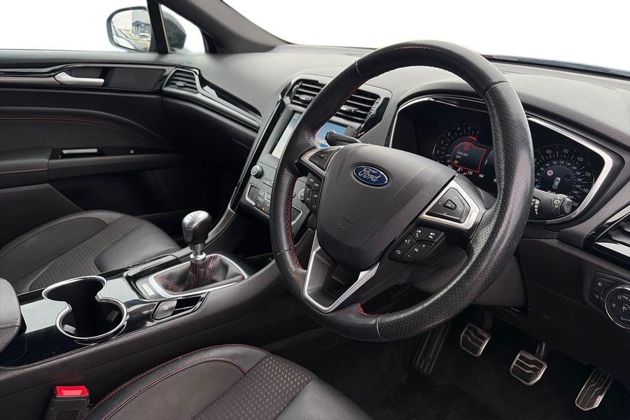 Ford MONDEO Photo autoimg-d5b2aed5b62c371532c43873cd3fbc1d3a4ce3a9.jpg