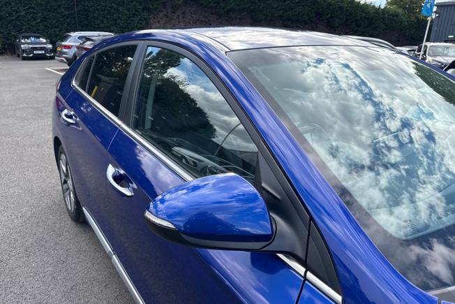 HYUNDAI IONIQ Photo 20