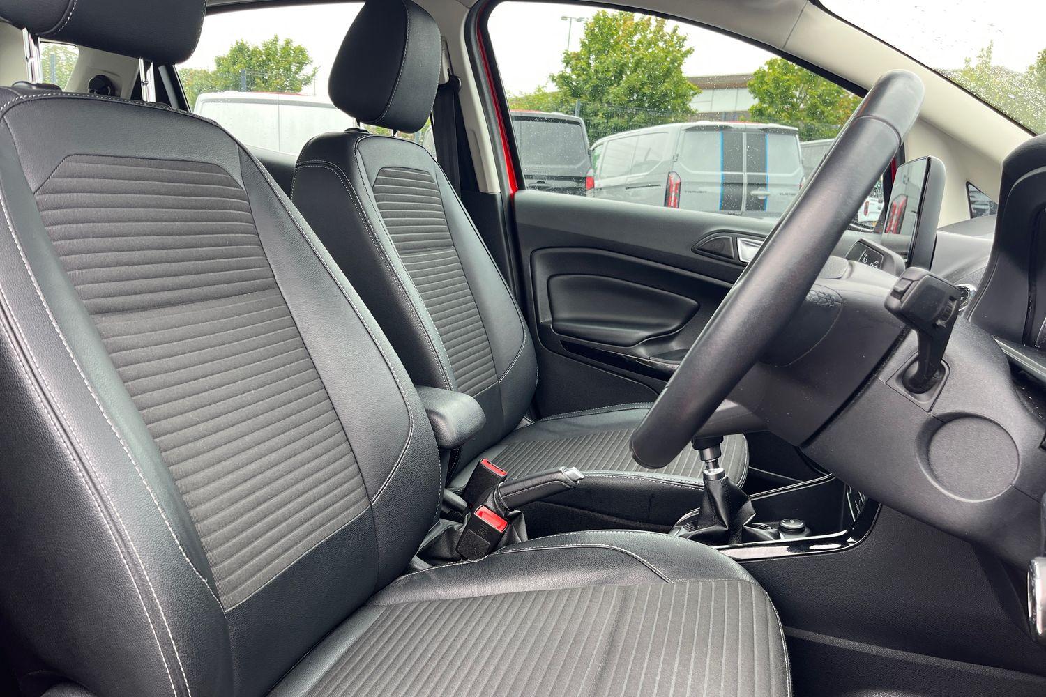 Ford EcoSport Photo 16