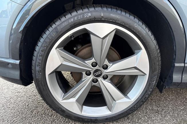 AUDI Q4 e-tron Photo 33