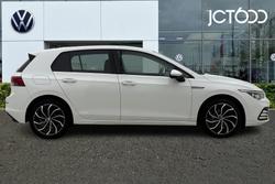 VOLKSWAGEN Golf Photo 4