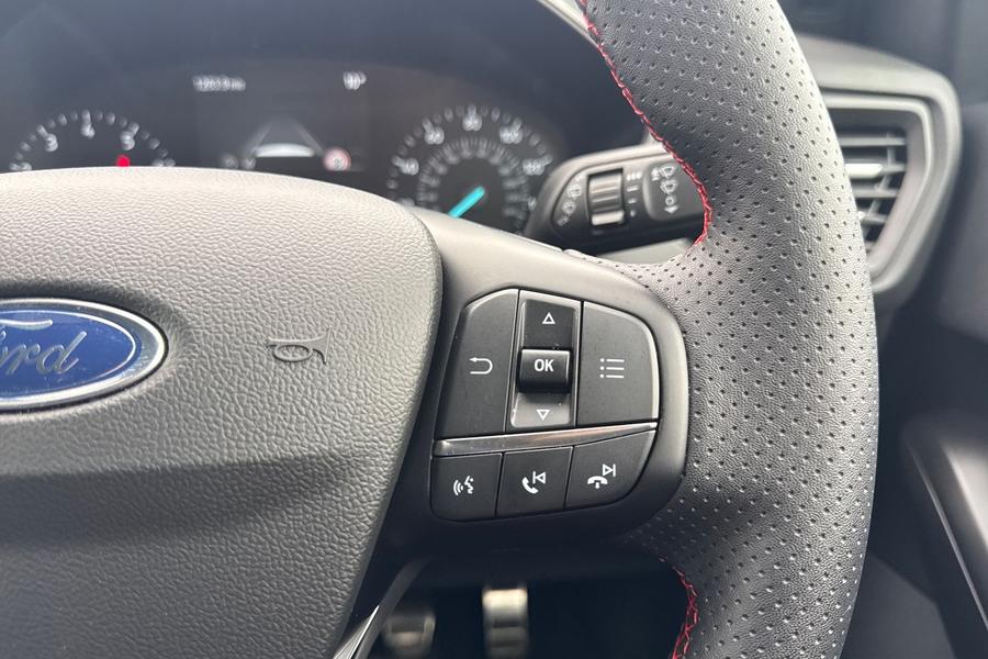 Ford FOCUS Photo autoimg-d5bf7259b47990223bdb057e12338ddf91fab0e5.jpg