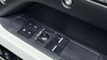 Land Rover Defender Photo 24