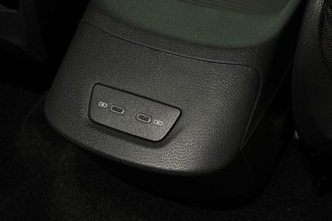 VOLKSWAGEN ID.3 Photo 29