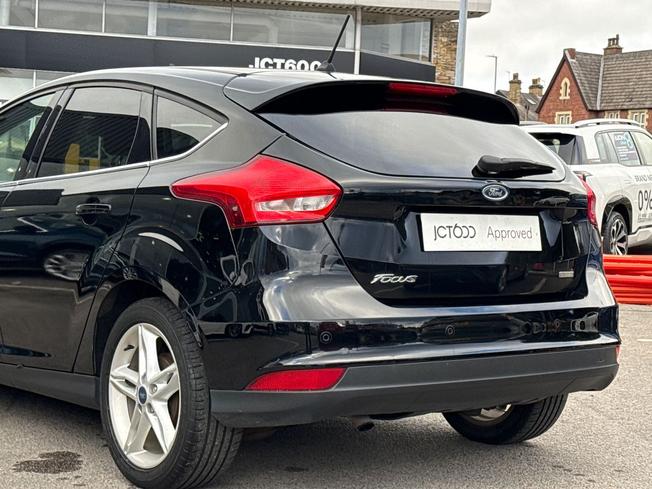 FORD Focus Photo 36