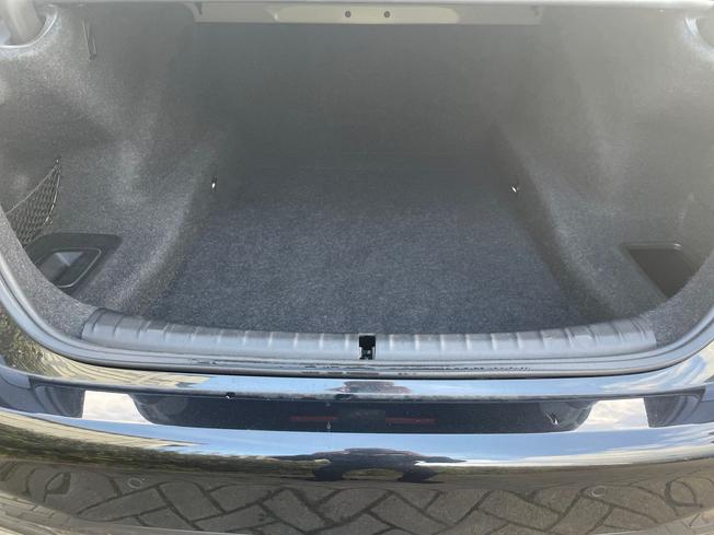 BMW 5 Series Photo 12