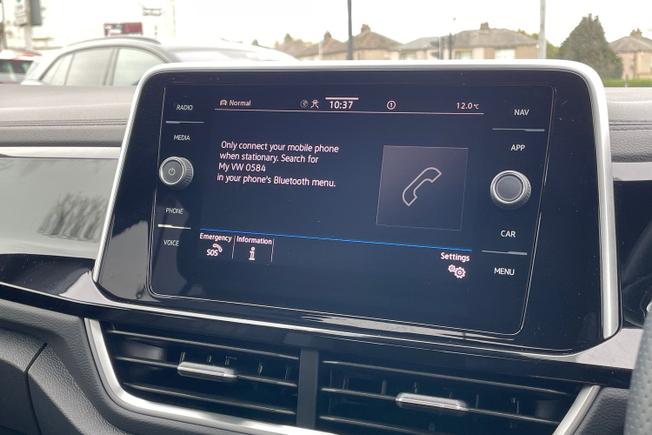 VOLKSWAGEN T-Roc Photo 28