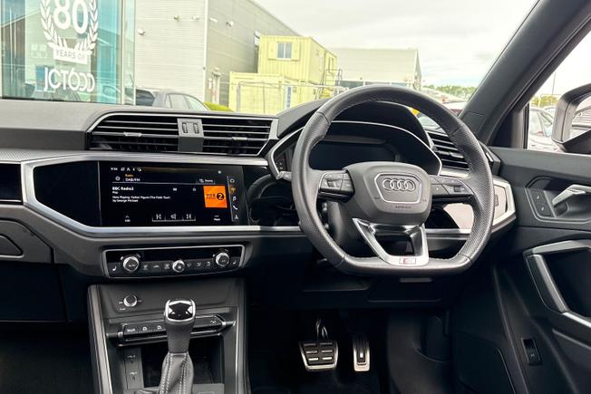AUDI Q3 Photo 40