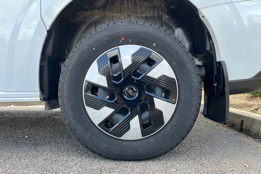 Ford E-TRANSIT CUSTOM Photo autoimg-d5d9306a874b60f2e7dafa203cb1371d007a797f.jpg