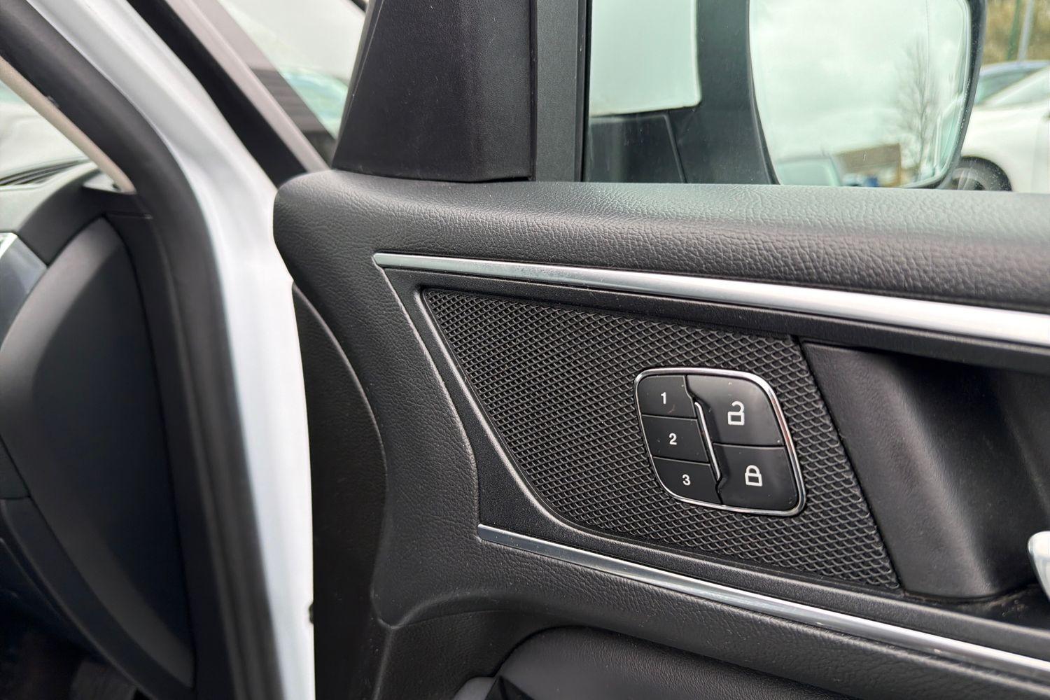 Ford S-MAX Photo 31