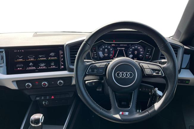 AUDI A1 Photo 11