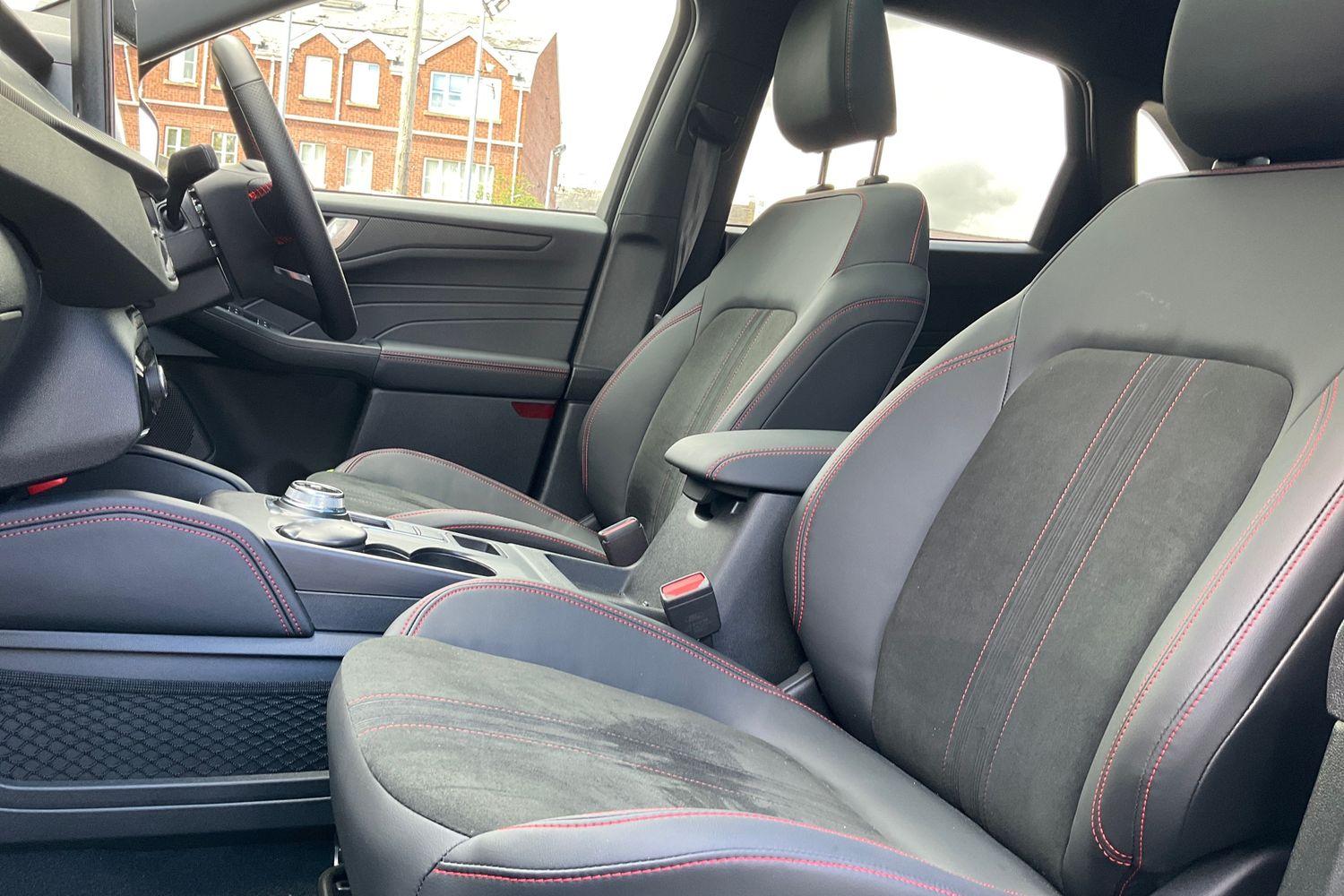 Ford KUGA Photo 18