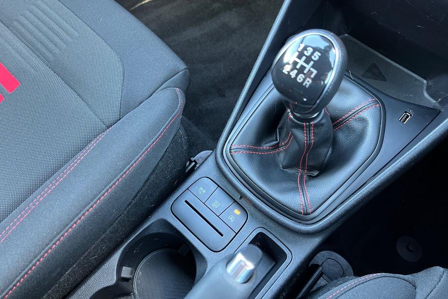 Ford FIESTA Photo autoimg-d5fa3e9aa0c995776ff73c095e027cebf8c0e39b.jpg