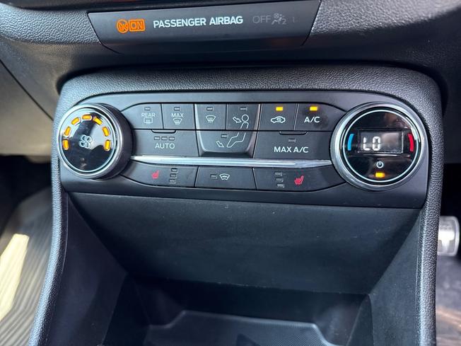FORD Fiesta Photo 33