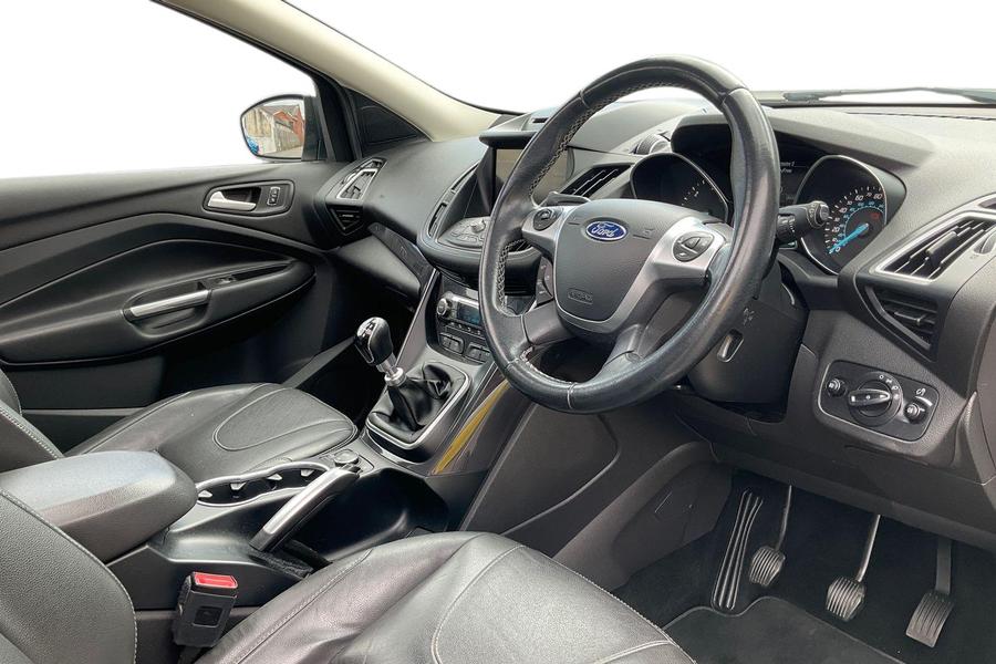 Ford KUGA Photo autoimg-d5fc98c010aee6c17ea397e63e1548c7cd422740.jpg
