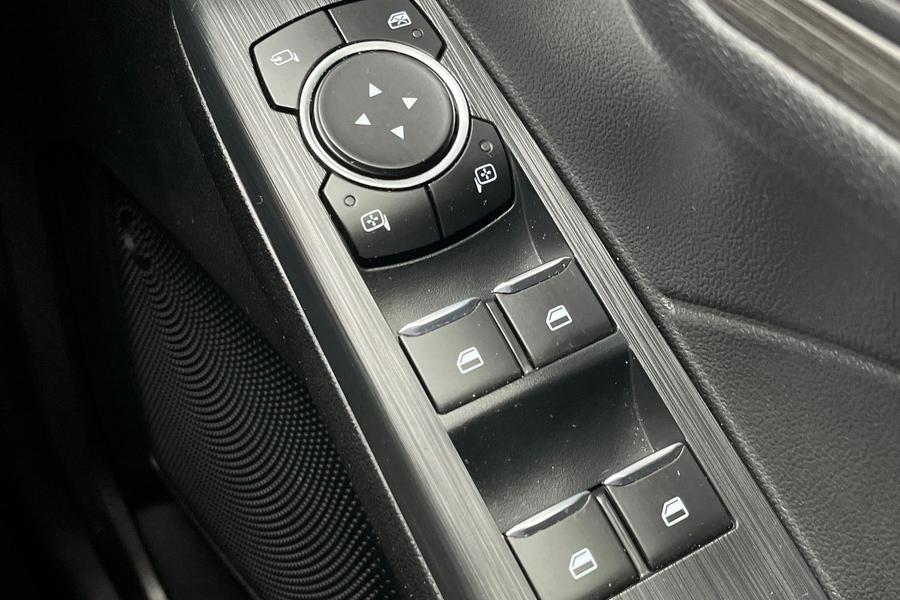 Ford KUGA Photo autoimg-d5fd7a6481a95fcd605119d6564d7e3064602ca0.jpg