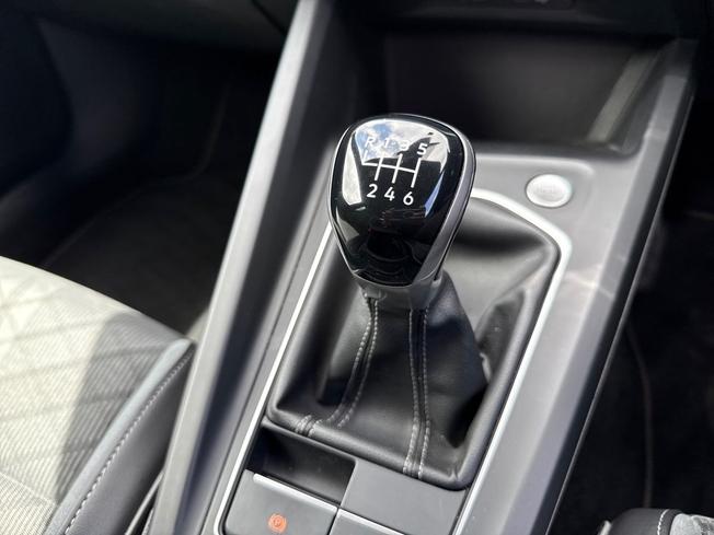VOLKSWAGEN Golf Photo 33