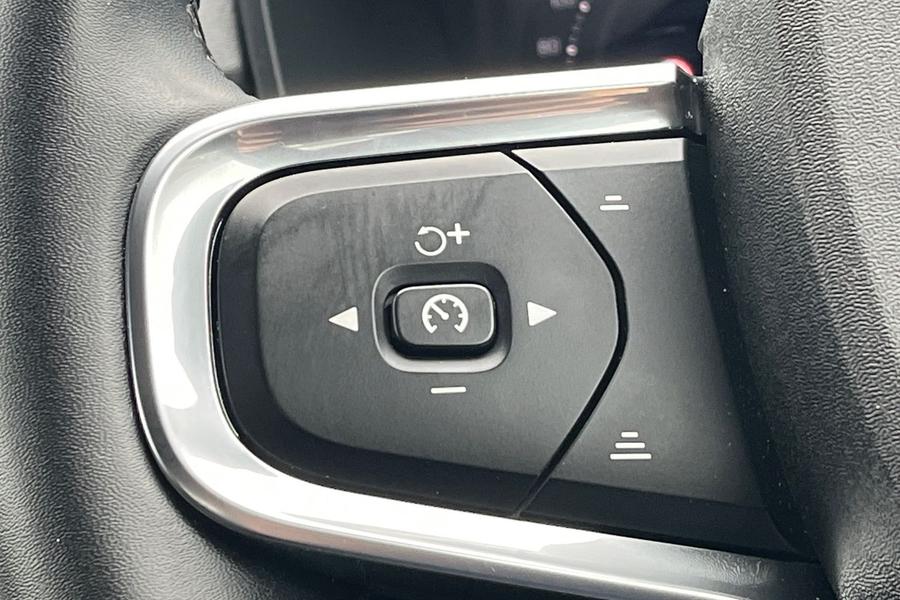 Volvo XC40 Photo autoimg-d602e55d4fa50d07c9f3767efdad9a79b471bbfc.jpg