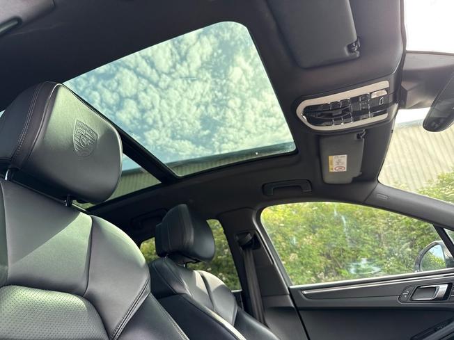 PORSCHE Macan Photo 30