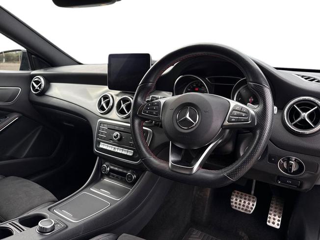 MERCEDES-BENZ CLA Class Photo 6