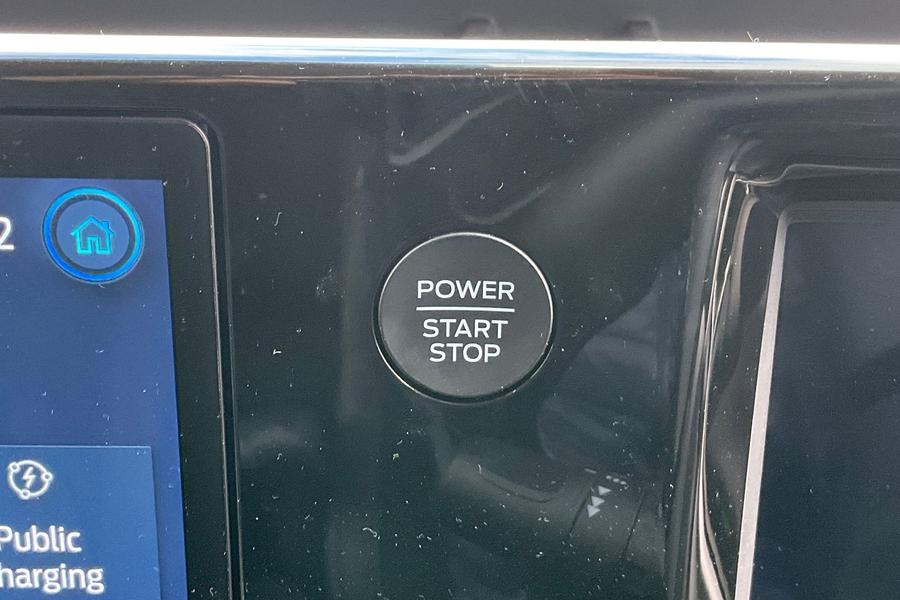 Ford E-Tourneo Courier Photo autoimg-d60d3c89f97517cbad2b5e32ad7beae0bcee1829.jpg