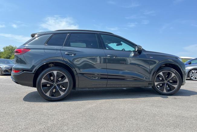 AUDI Q6 E-Tron Photo 27
