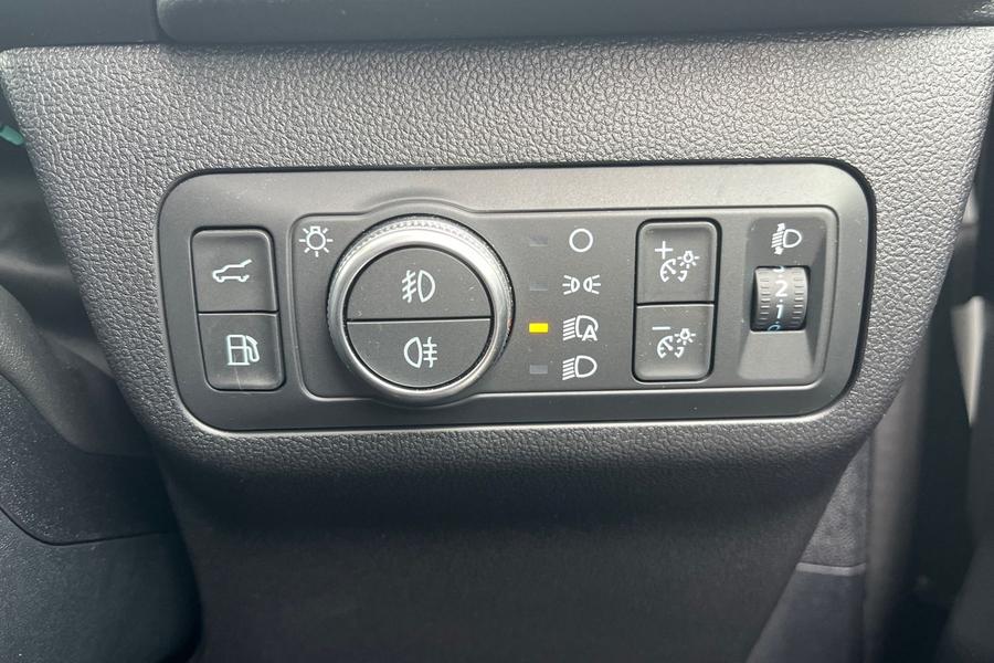 Ford Kuga Photo autoimg-d61479c7326c1704987d3e6bc09269b27222fd40.jpg