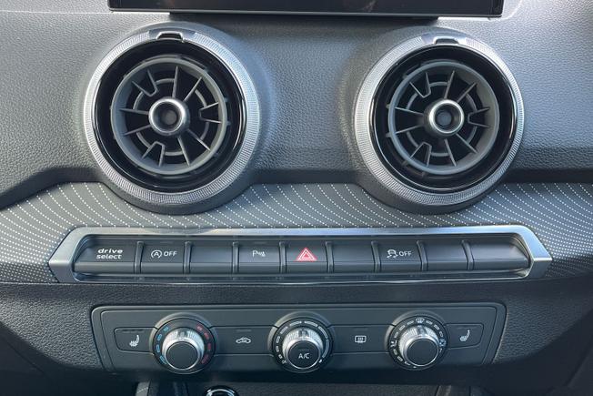 AUDI Q2 Photo 23