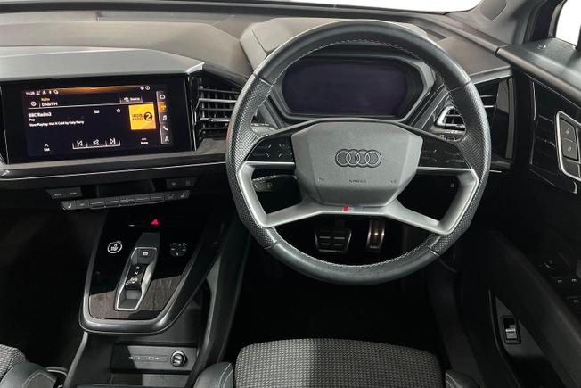 AUDI Q4 E-Tron Photo 11