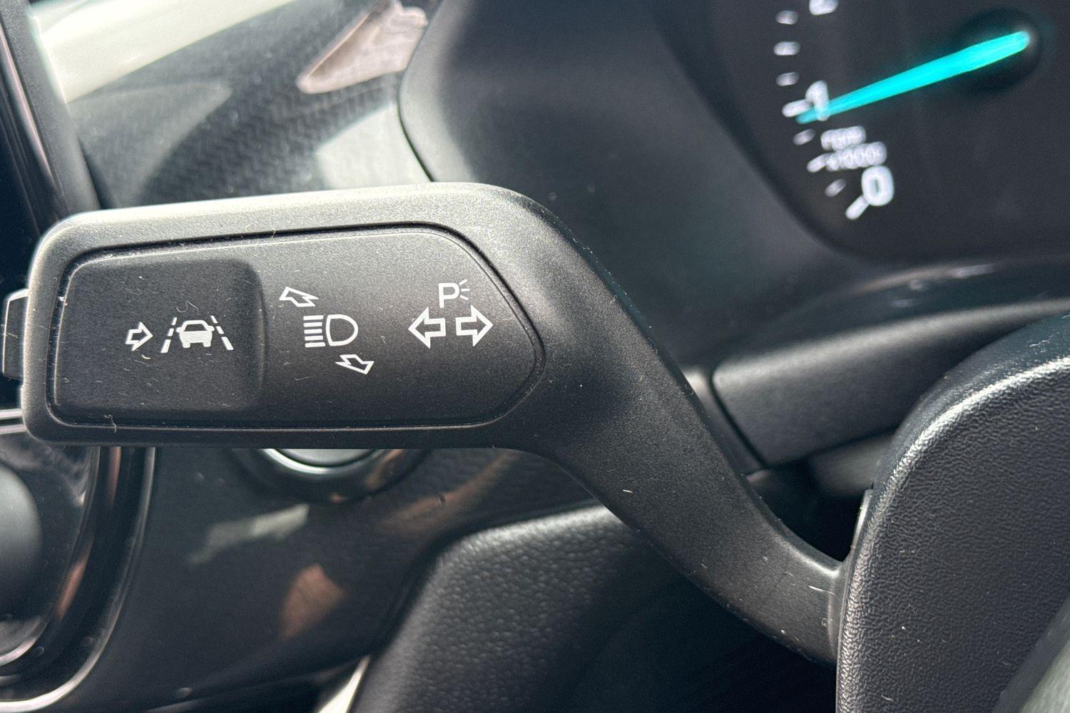 Ford FIESTA Photo 13