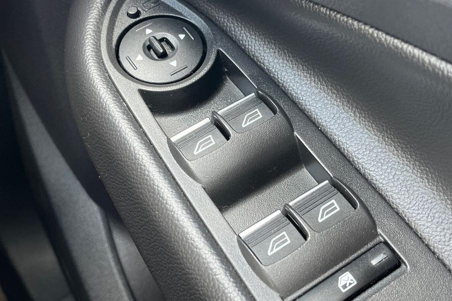 Ford Kuga Photo autoimg-d626e77f87c89da9822b2fe9f416385b9fc5d991.jpg