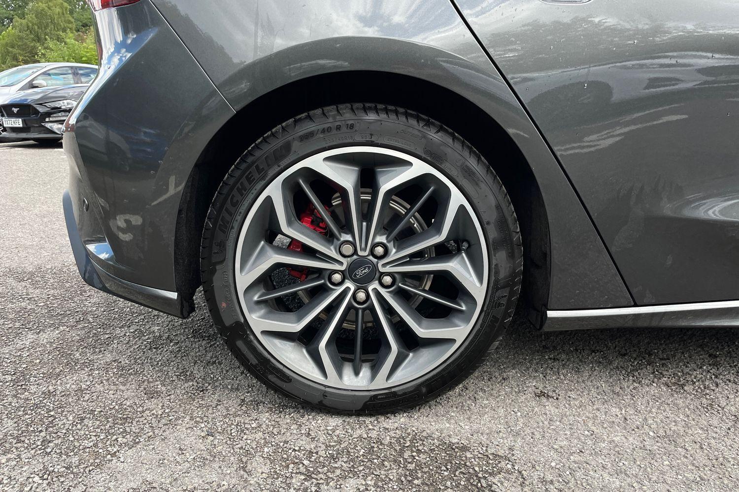 Ford Focus Photo 7
