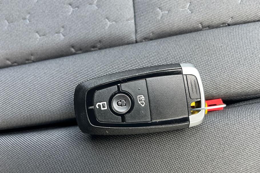 Used FORD TRANSIT CUSTOM WR75MYK 19