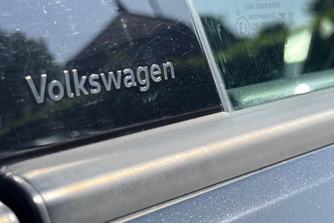 VOLKSWAGEN ID.4 Photo 23