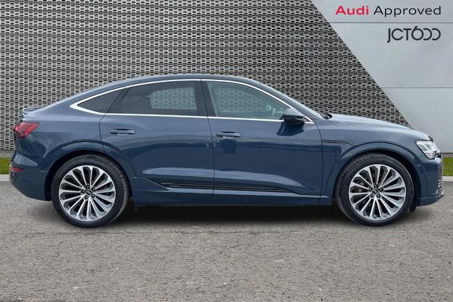AUDI Q8 E-Tron Photo 4