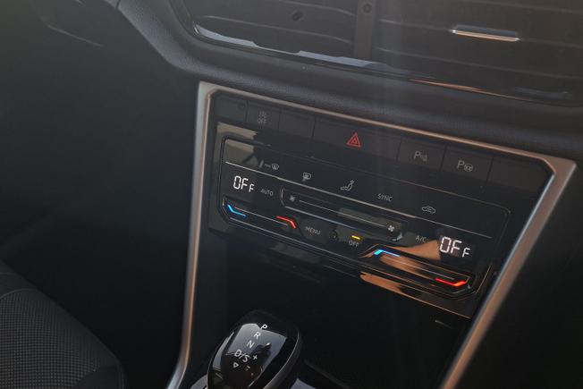 VOLKSWAGEN T-Roc Photo 22