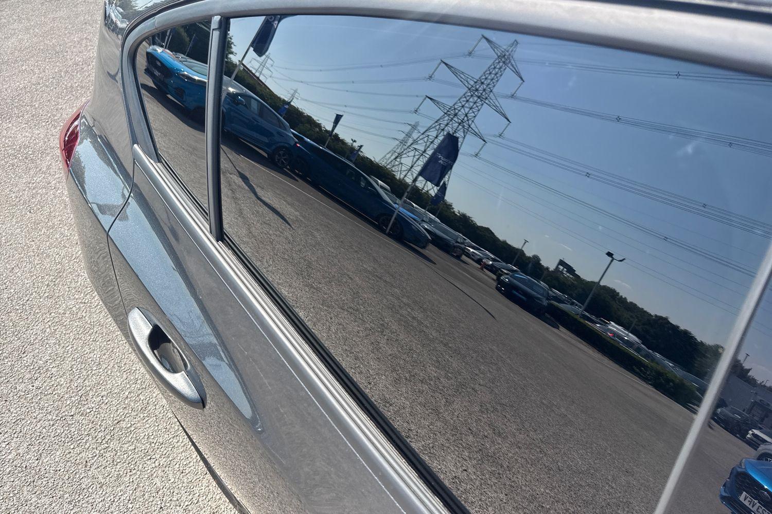 Ford FOCUS Photo 34
