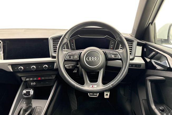 AUDI A1 Photo 11